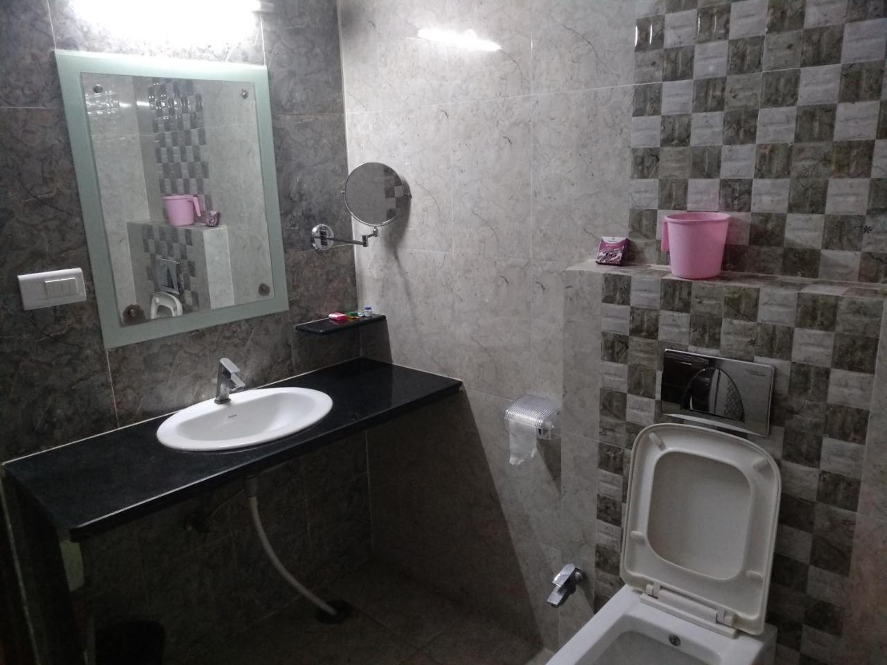 Hotel Rb Palace Dhaulpur Buitenkant foto