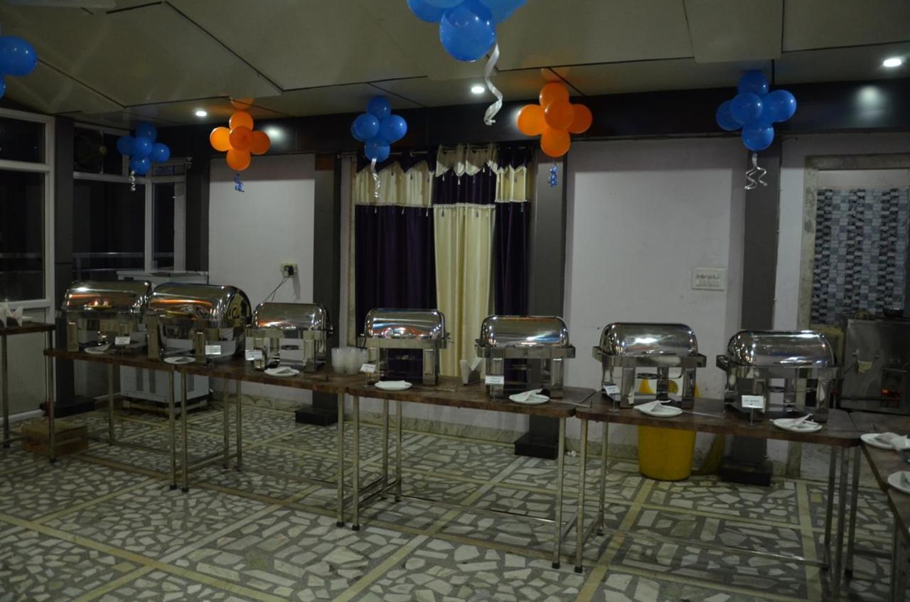 Hotel Rb Palace Dhaulpur Buitenkant foto