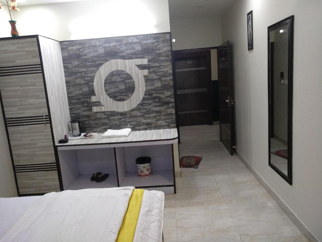 Hotel Rb Palace Dhaulpur Buitenkant foto