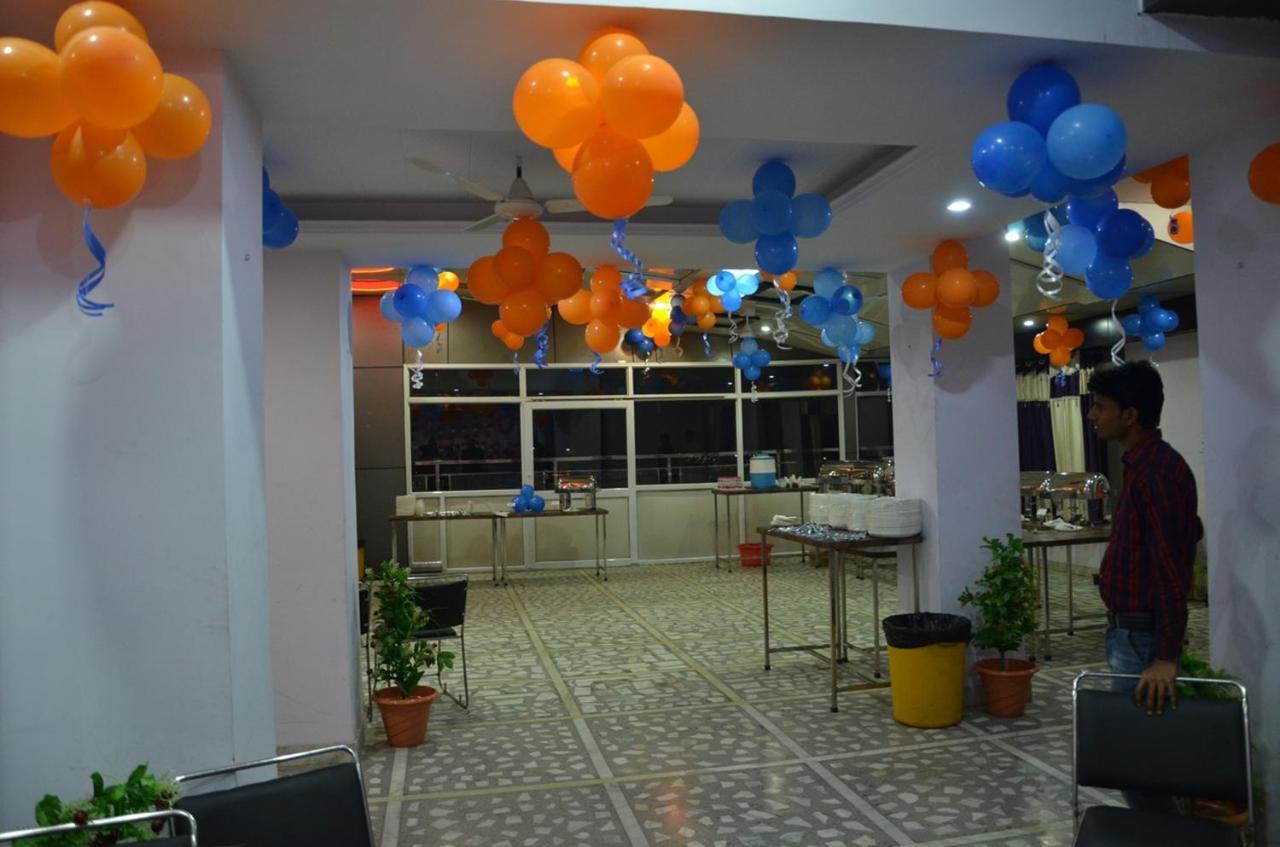 Hotel Rb Palace Dhaulpur Buitenkant foto