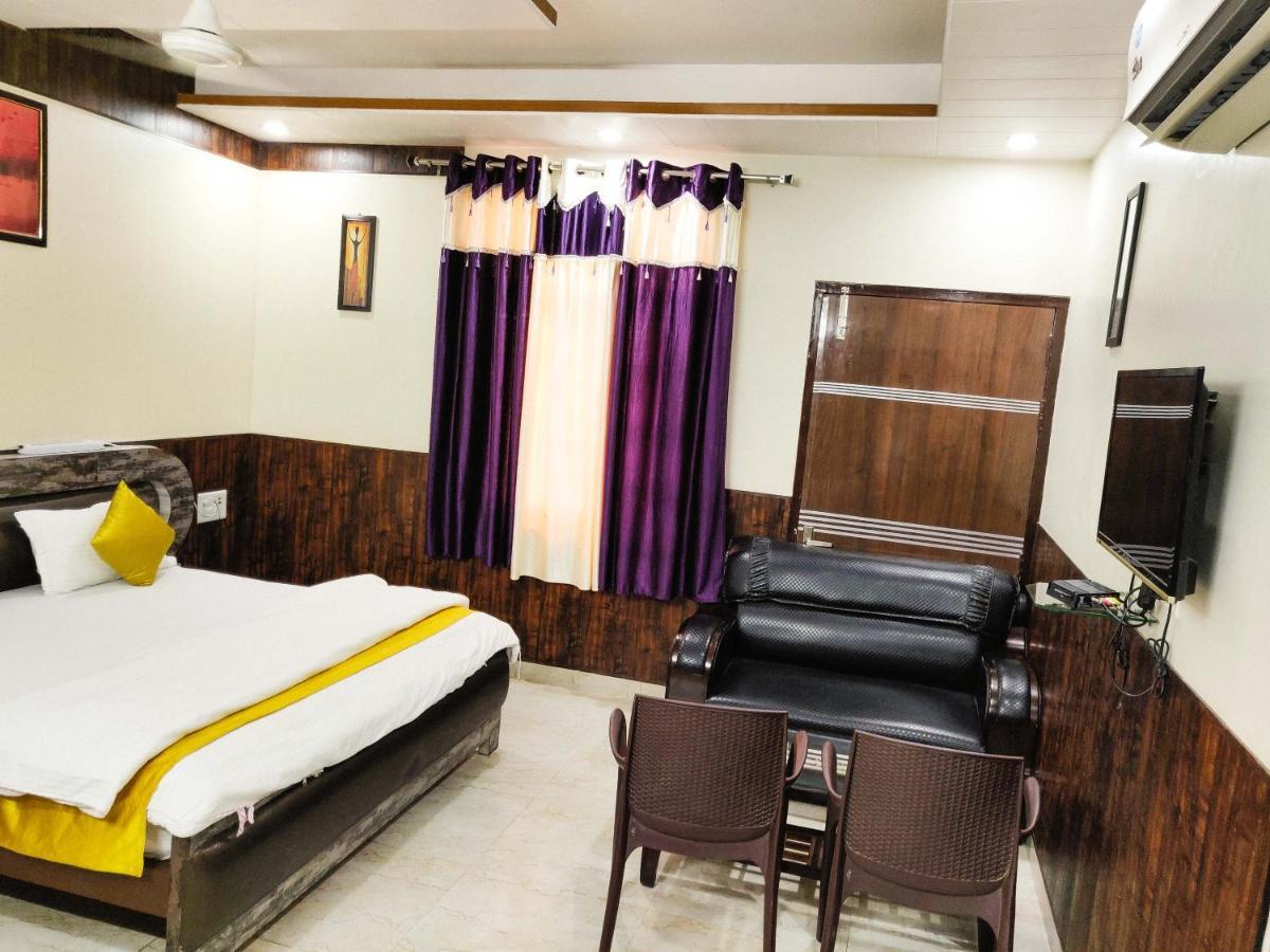 Hotel Rb Palace Dhaulpur Buitenkant foto