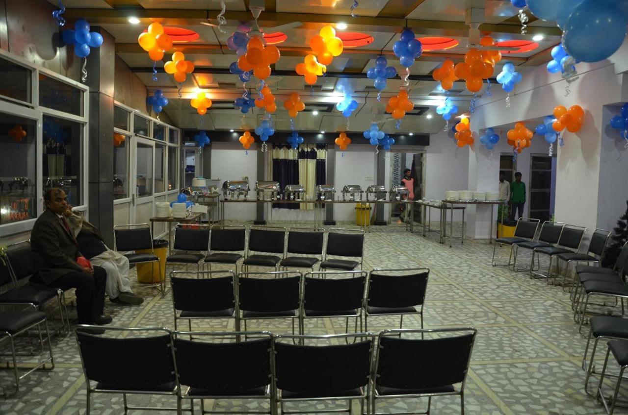 Hotel Rb Palace Dhaulpur Buitenkant foto