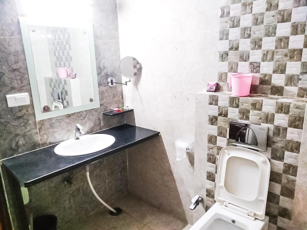 Hotel Rb Palace Dhaulpur Buitenkant foto